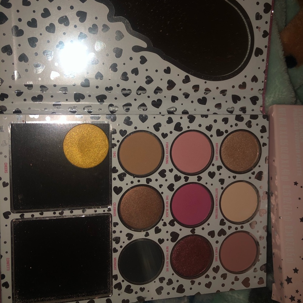 💕HOST PICK🤍 kylie birthday palette + extra shade - Picture 7 of 8